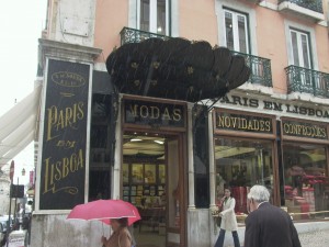 Rainy Lisbon by vidixit
